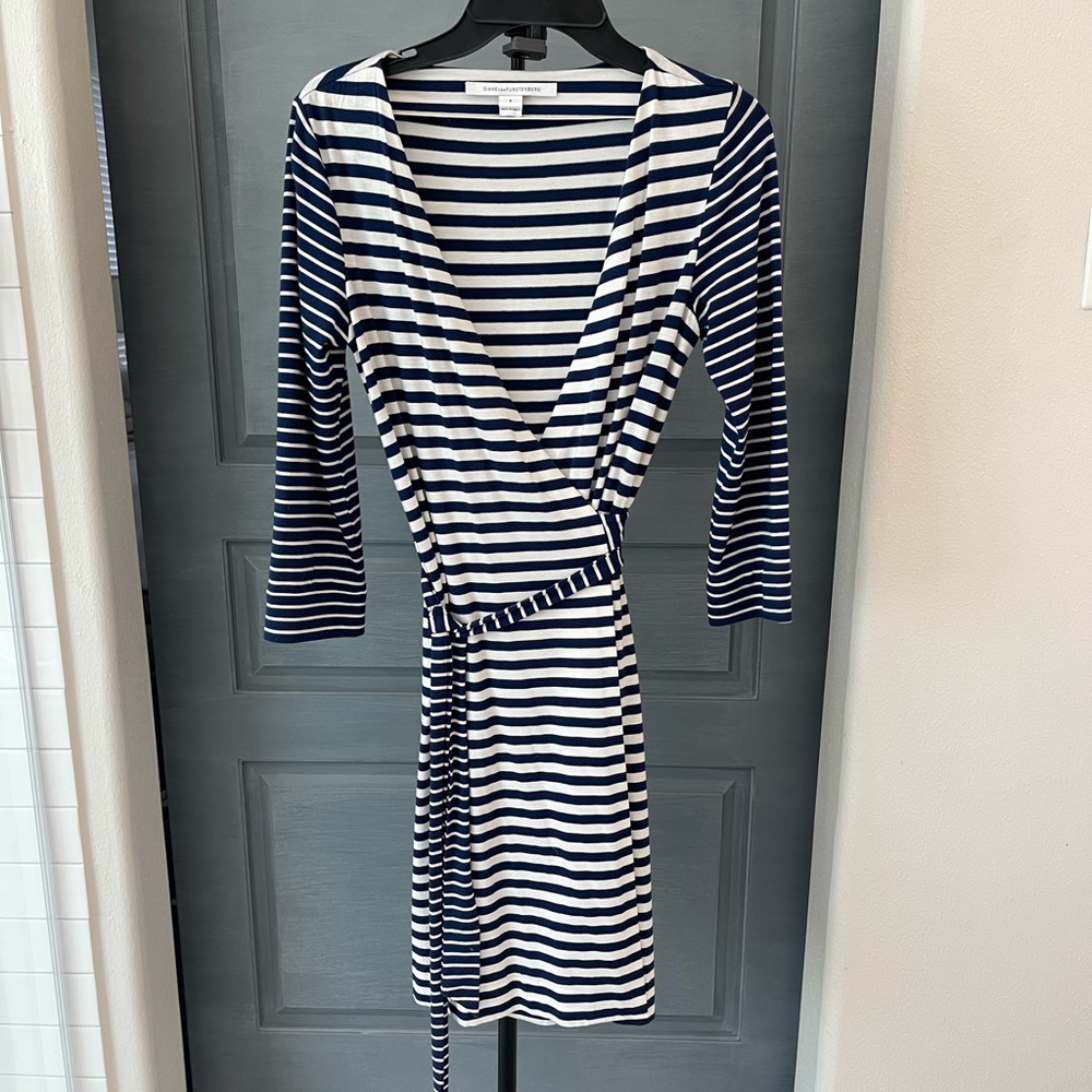 DVF wrap dress, size 8, navy and white